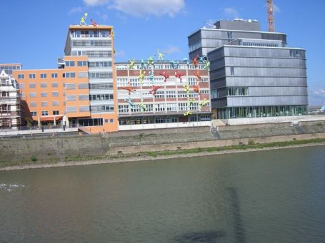 Düsseldorf : Medienhafen, Ansicht Speditionstraße